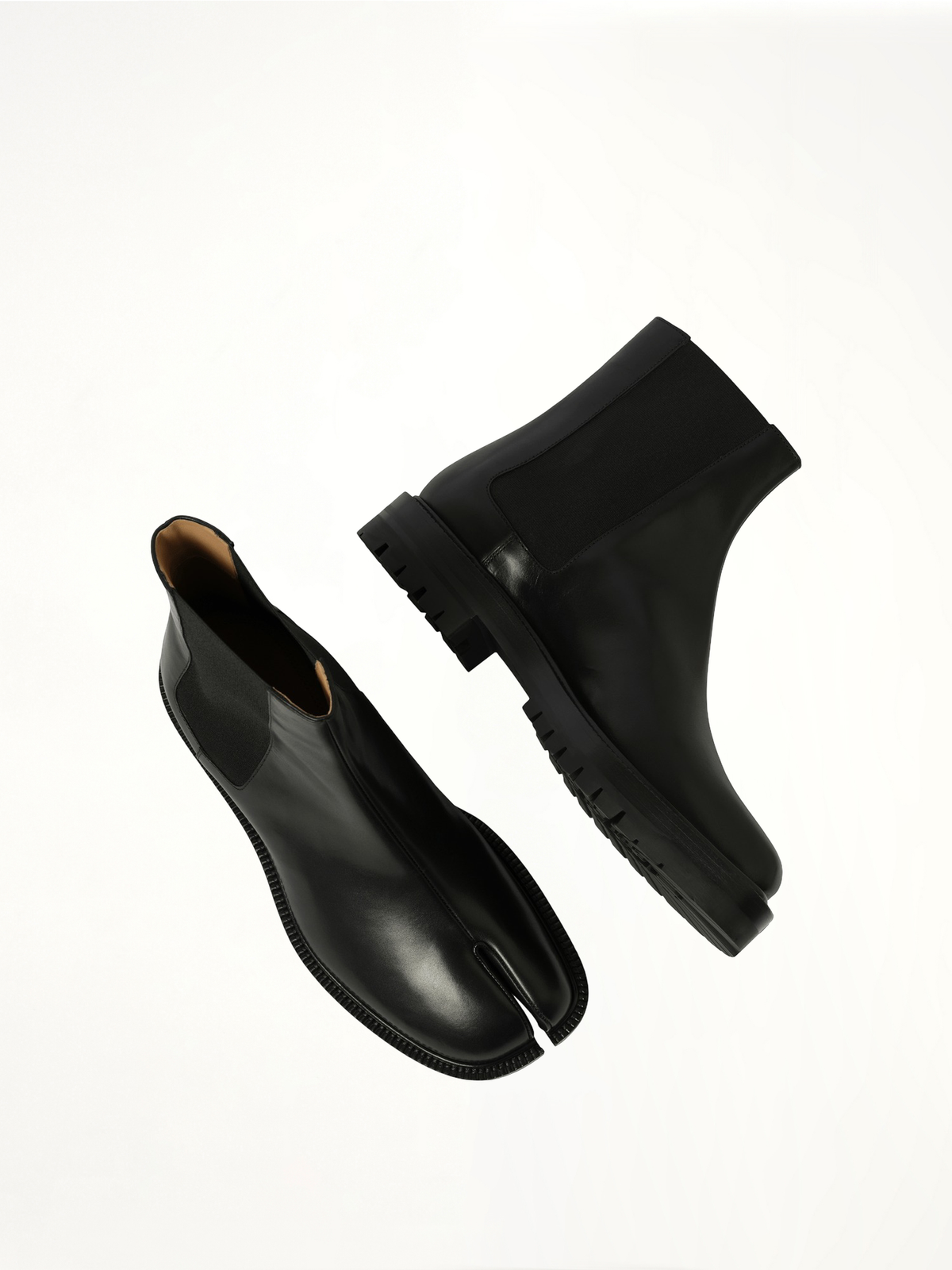 Calfskin Tabi County Chelsea Boots in Black Top View | MAISON MARGIELA