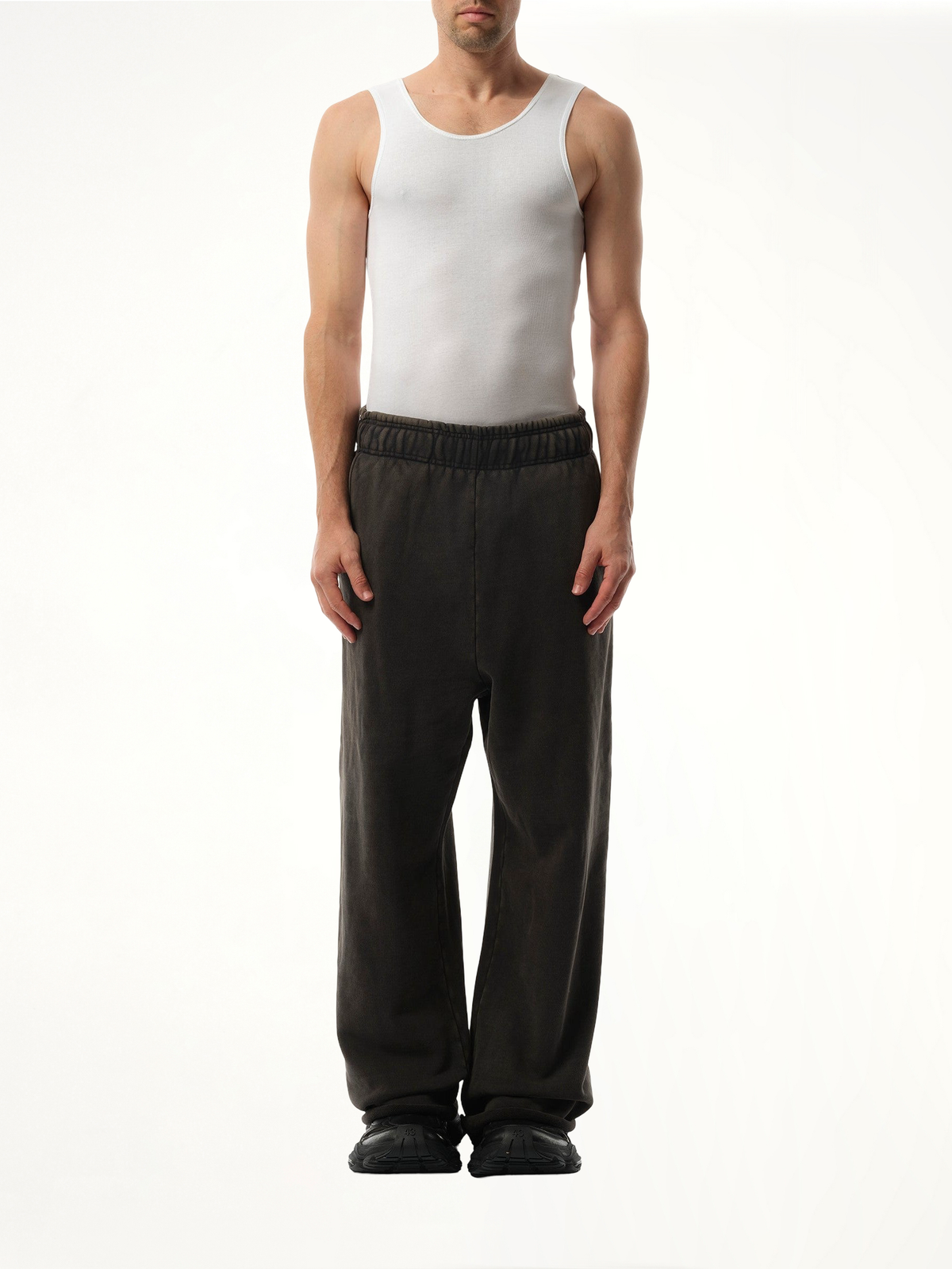 Full Sweatpants in Washed Black