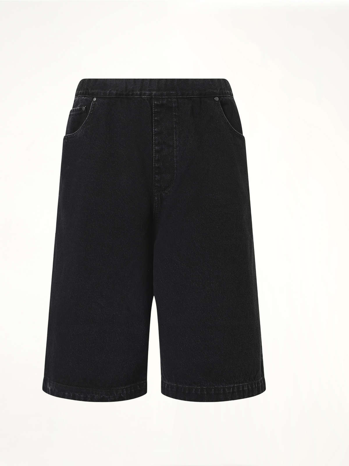 Spar Shorts in Magnetite