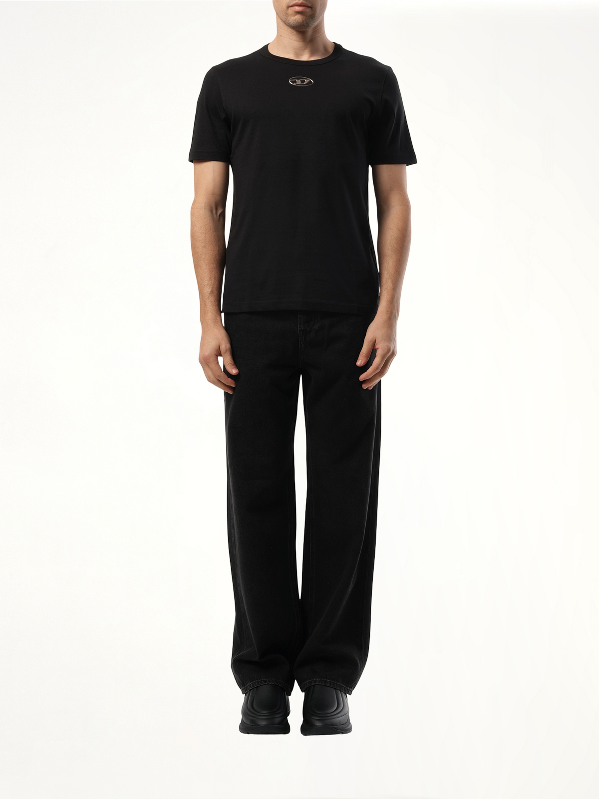 T-Adjust D Logo T-Shirt in Black