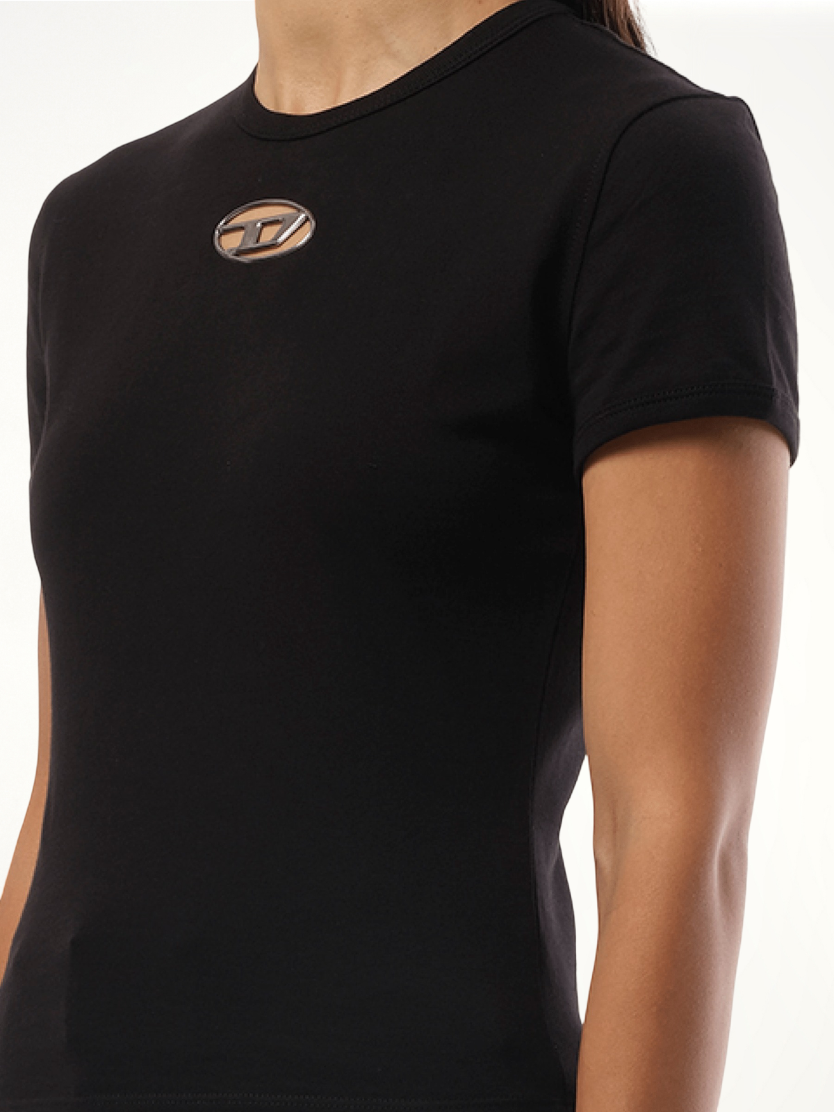 T-Uncutie D Logo T-Shirt in Black