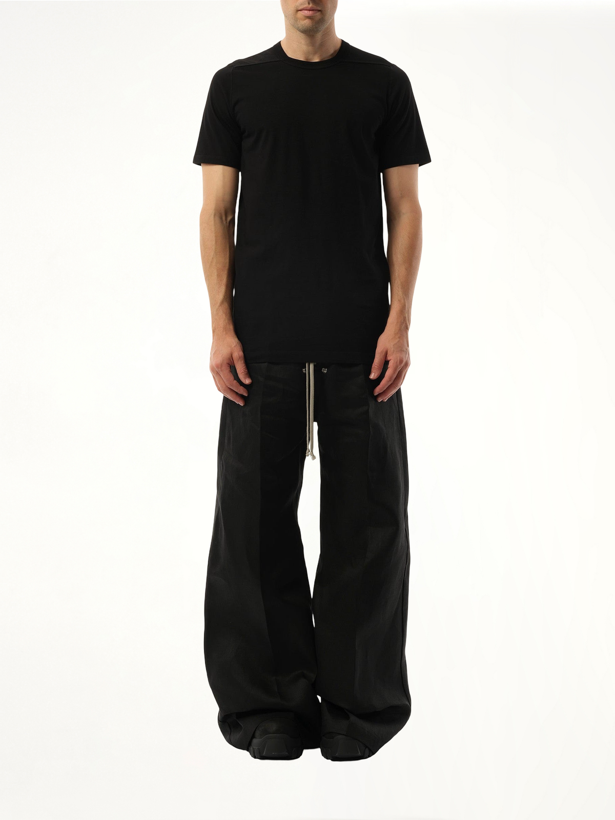 Level T-Shirt in Black