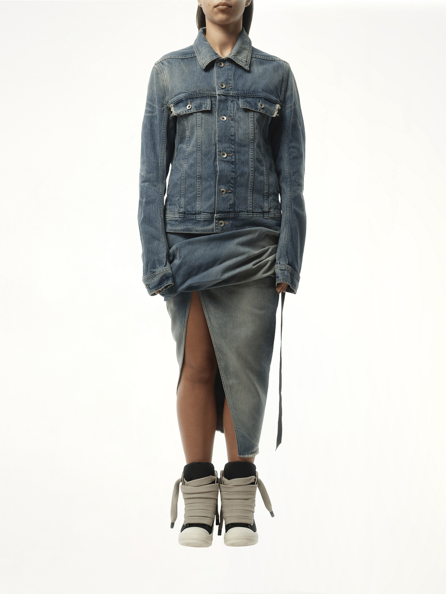 Trucker Denim Jacket in Washed Indigo