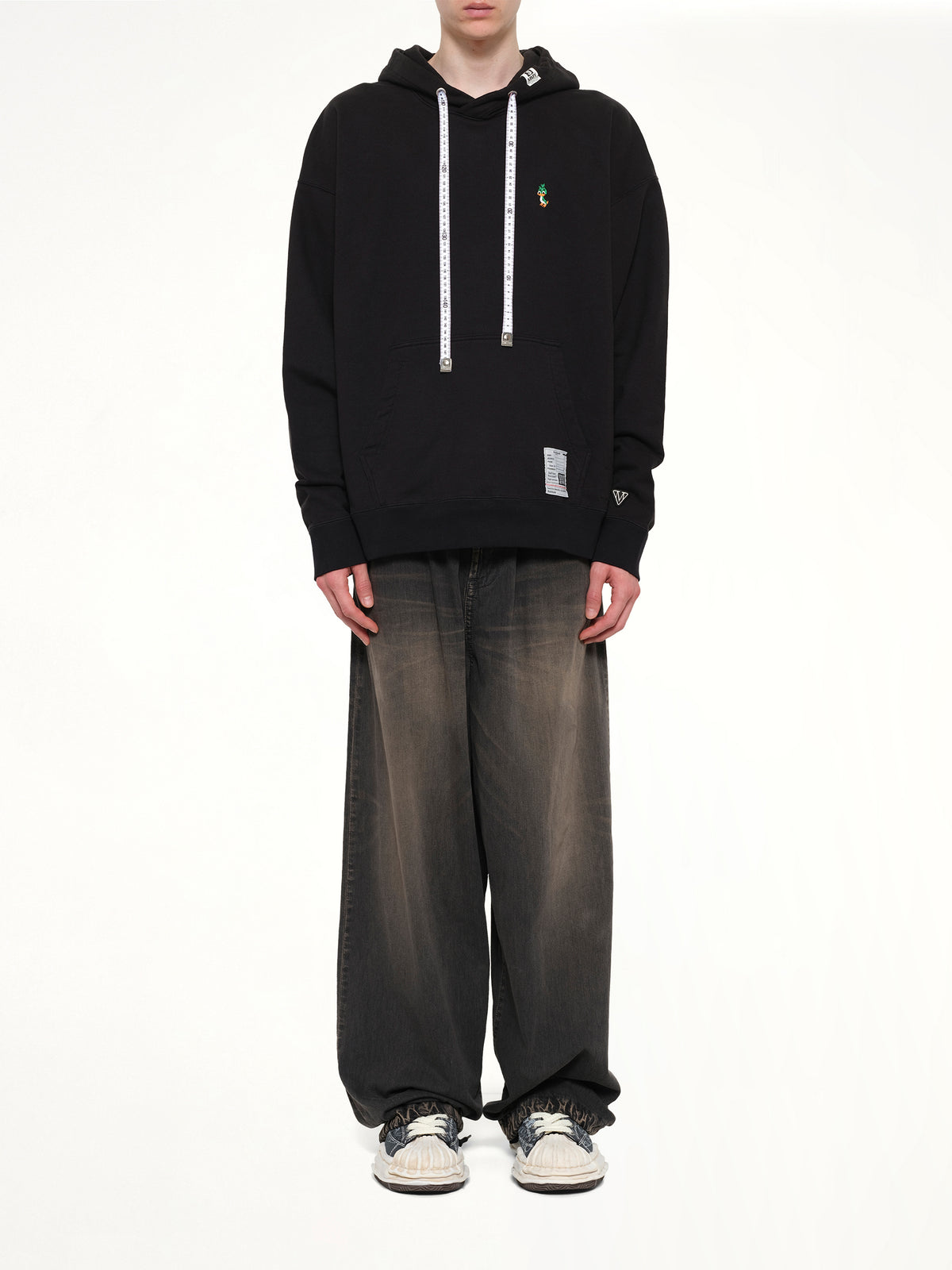 Leon Embroidery Hoodie in Black
