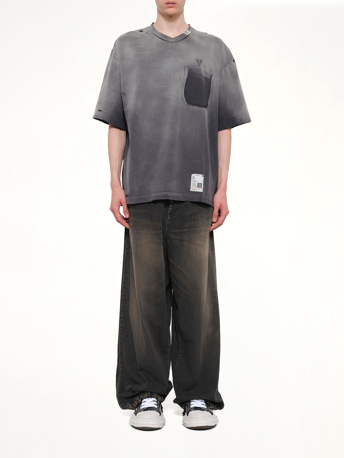 Sun Faded V Neck T-Shirt in Black