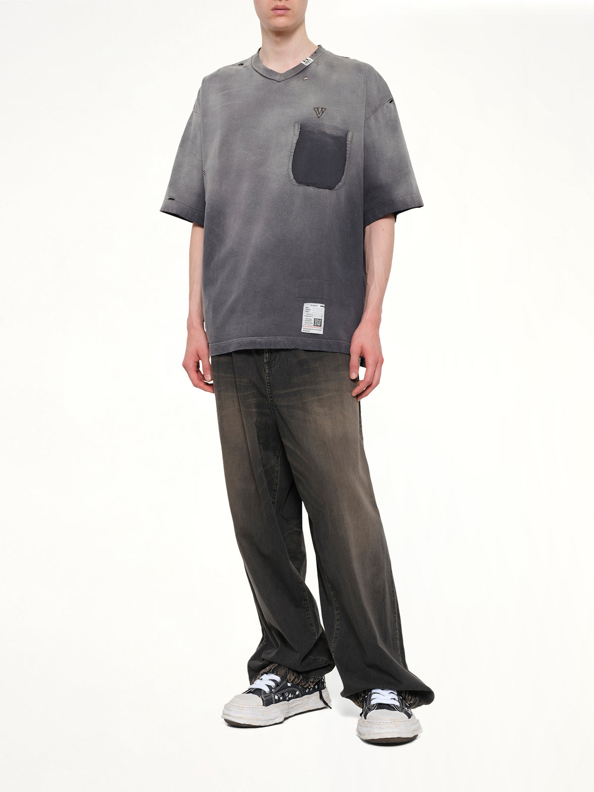 Sun Faded V Neck T-Shirt in Black