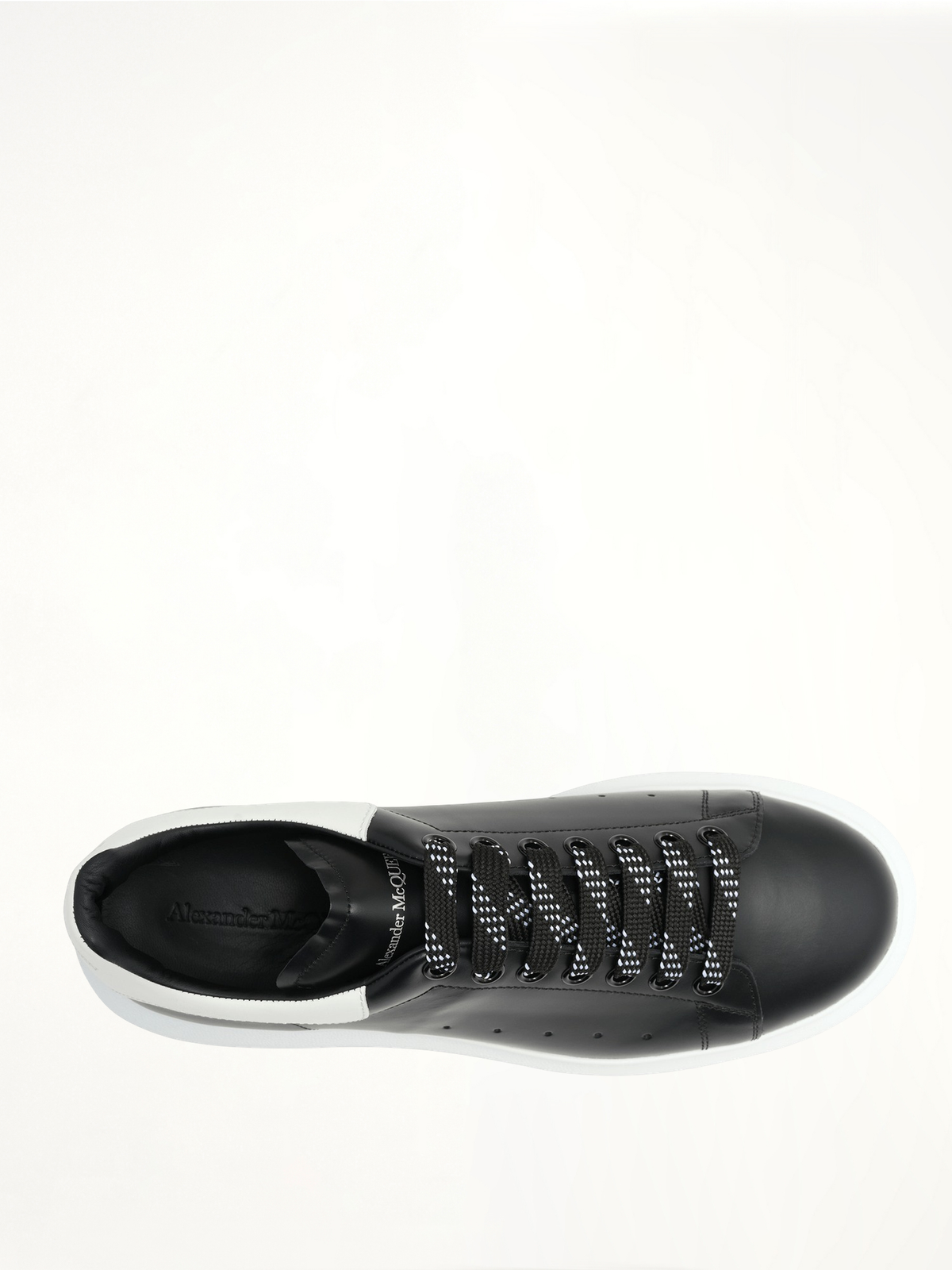 Larry Oversized Sneaker in Black/White Top View | ALEXANDER MCQUEEN