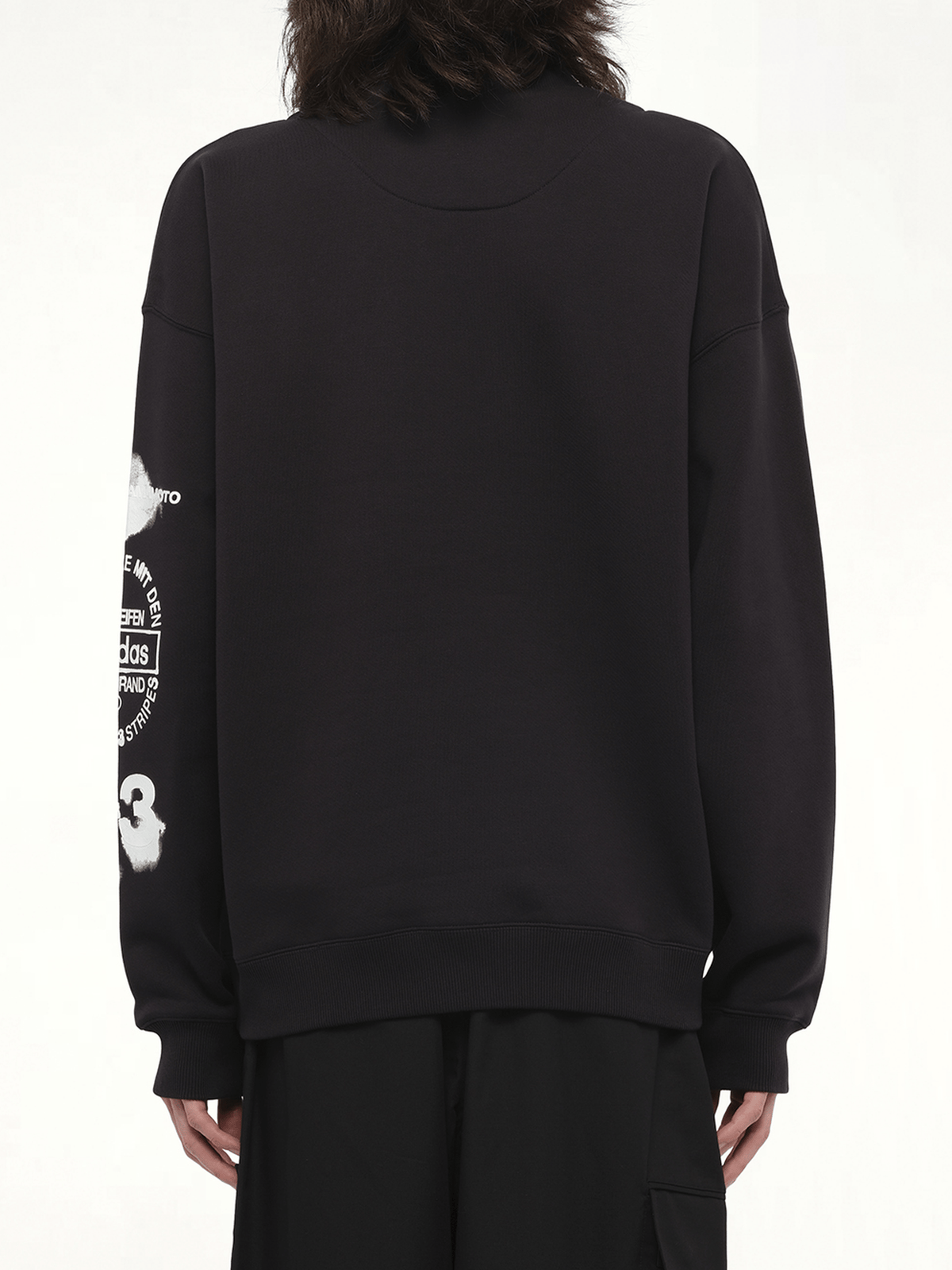 Graphic Crew Sweat in Black