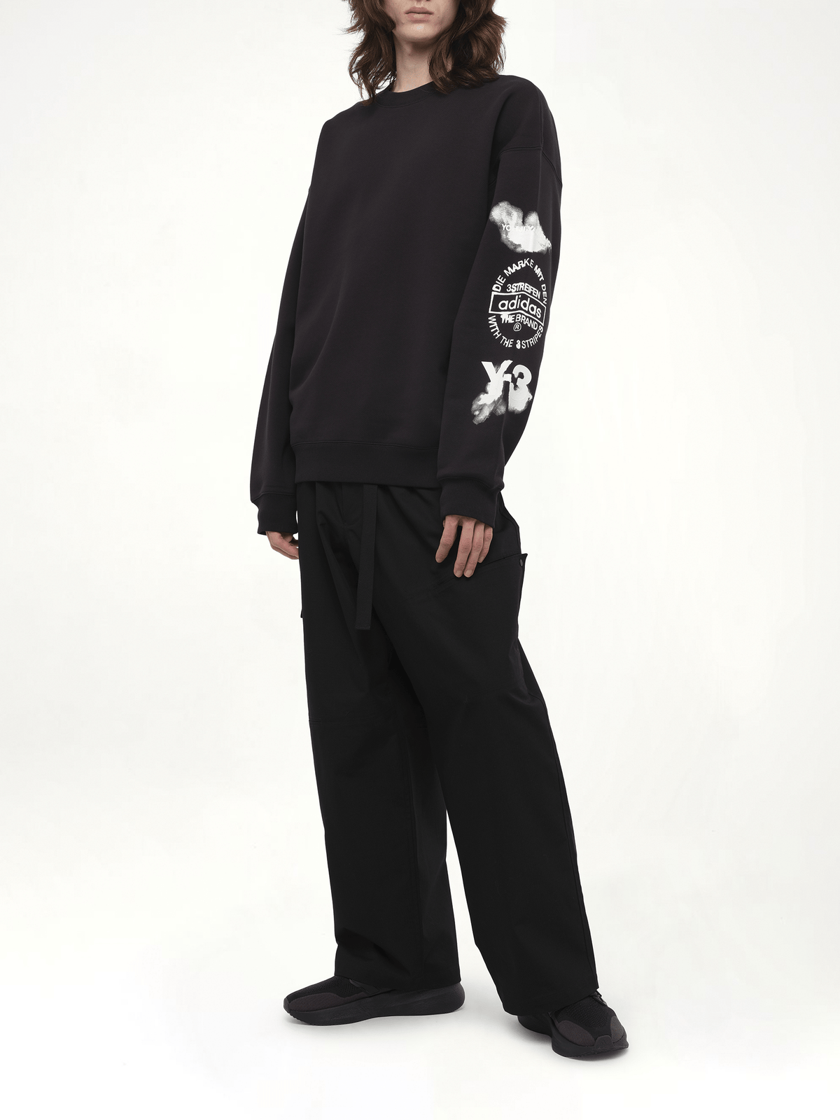 Graphic Crew Sweat in Black
