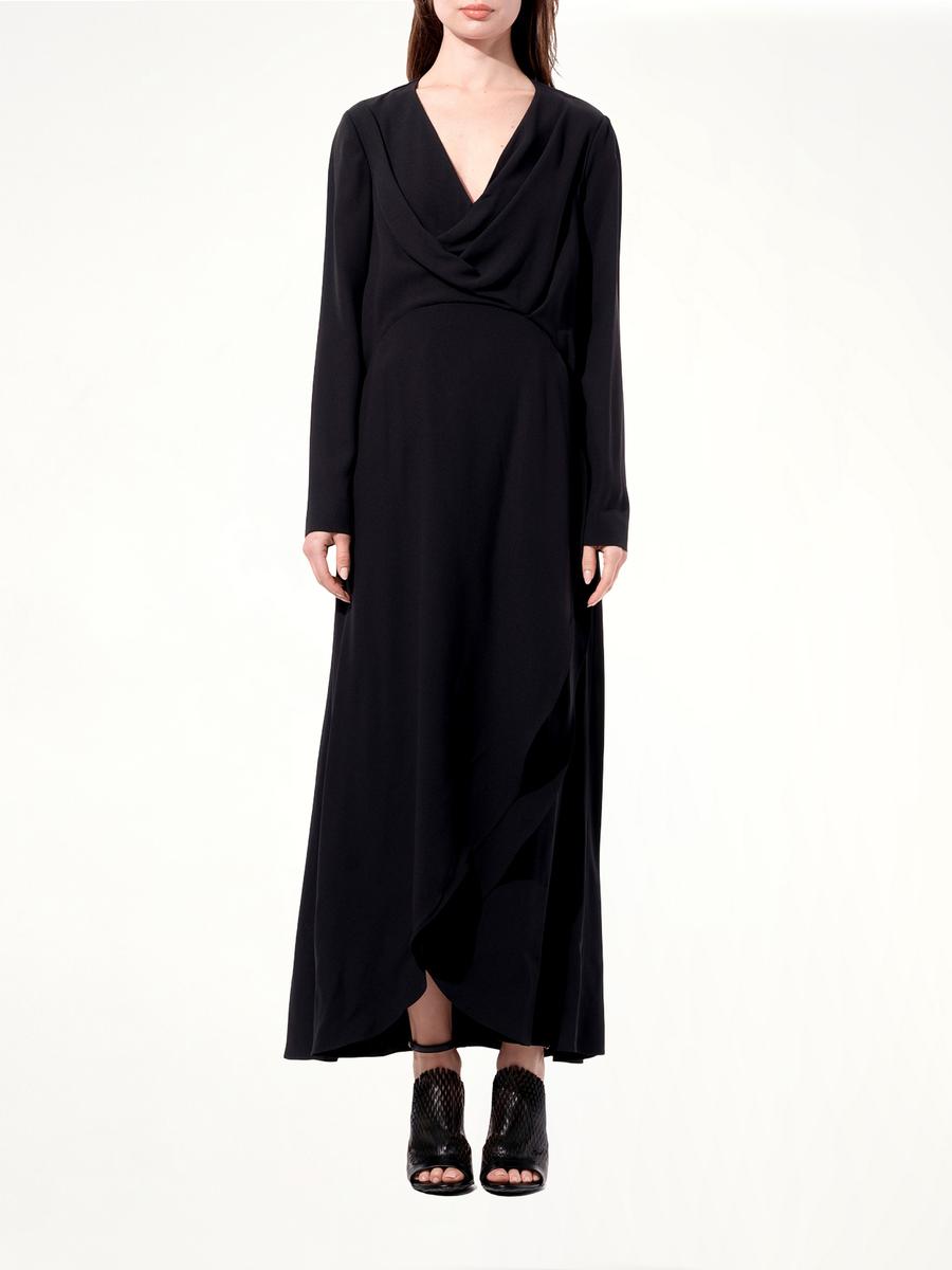 Breezy Long Sleeve Gown in Black