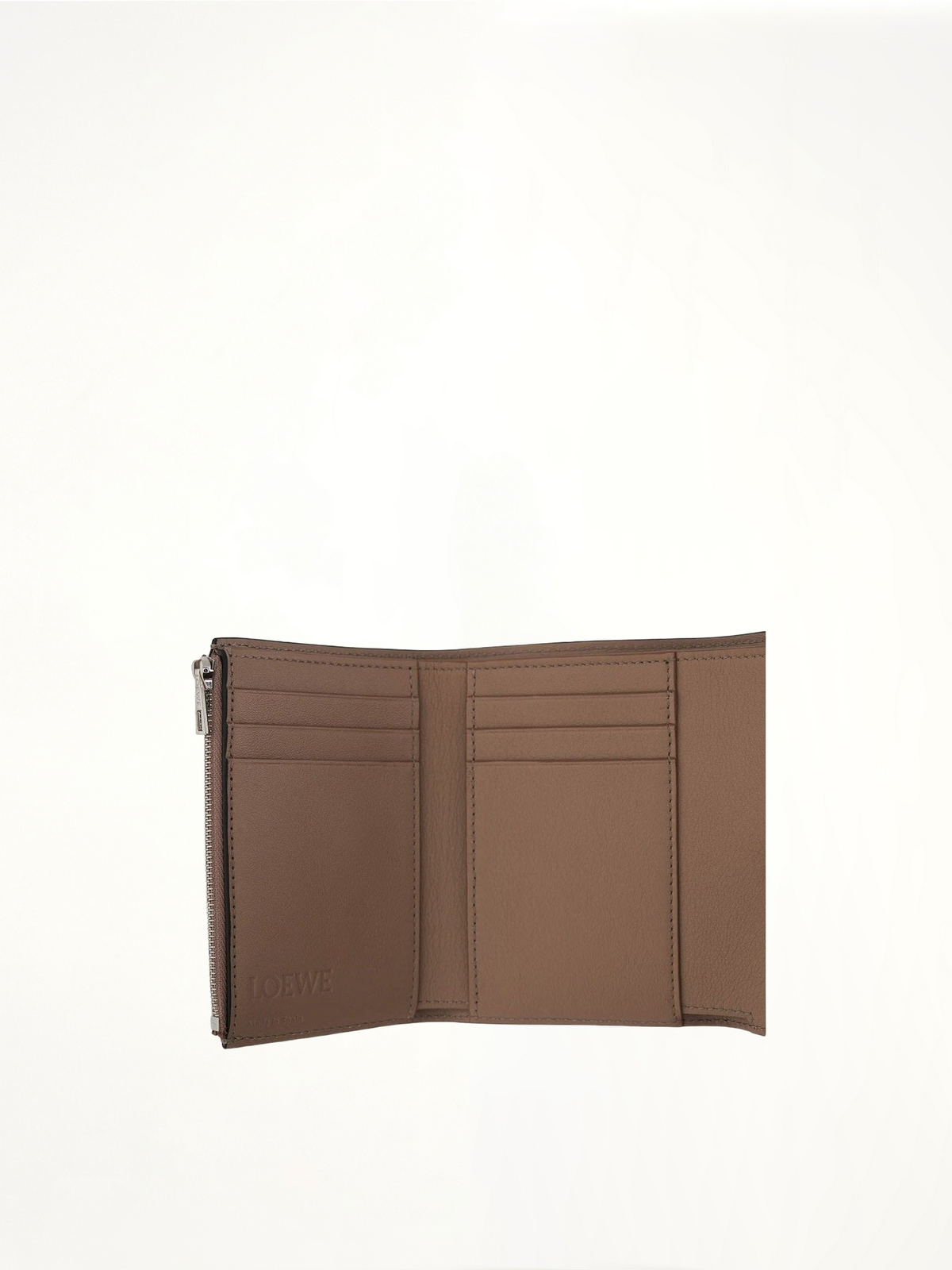 Anagram Small Vertical Wallet in Pebble Grain Calfskin in Sand
