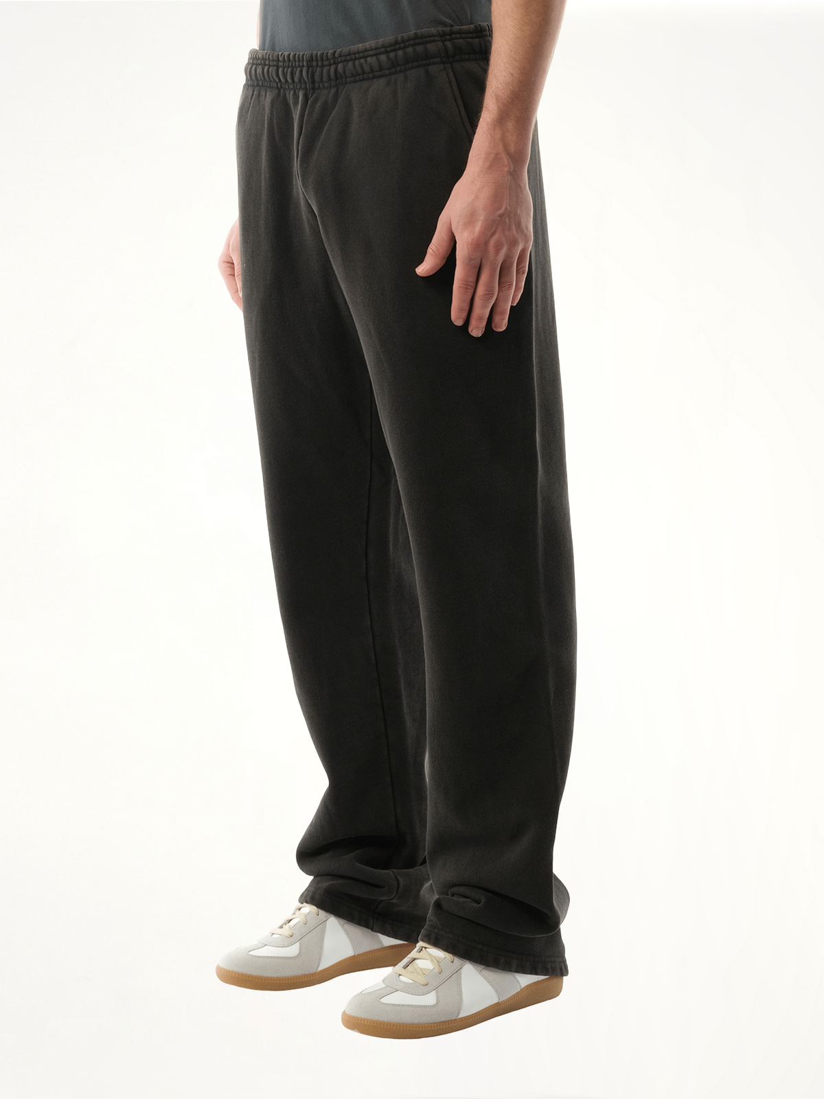 Straight-Leg Sweatpants in Washed Black