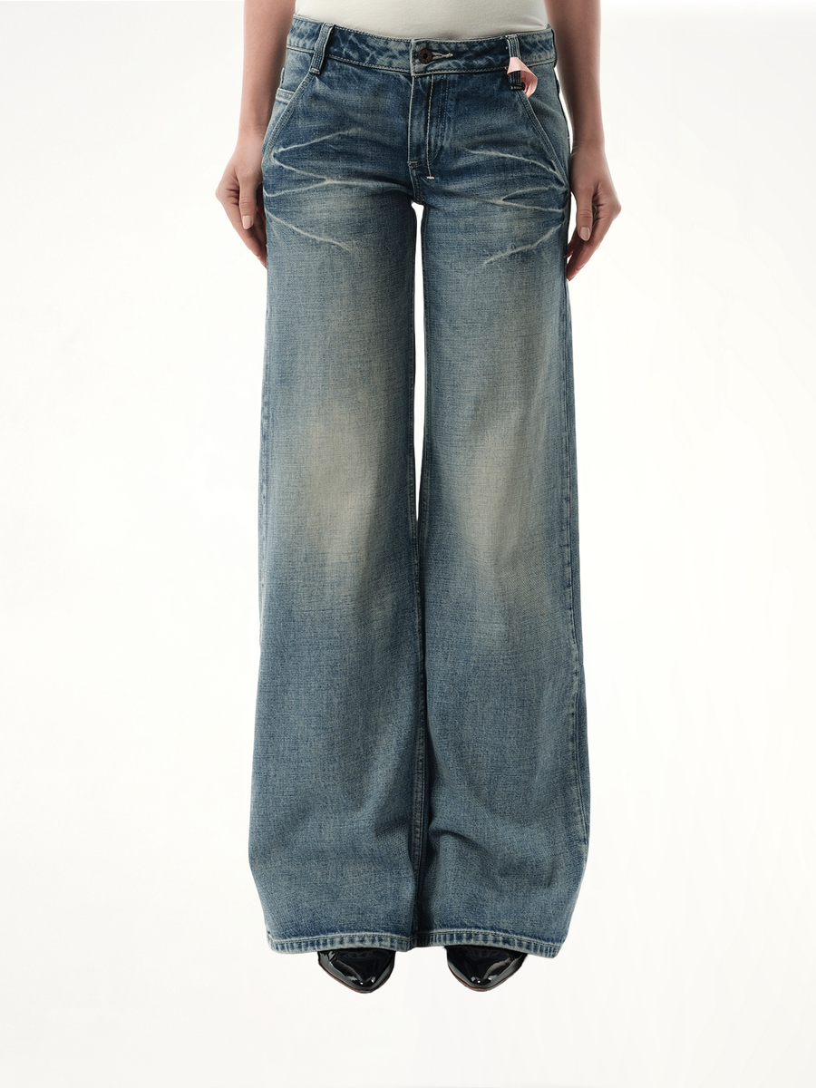 888 Low-Rise Oversized Jeans in Light Blue