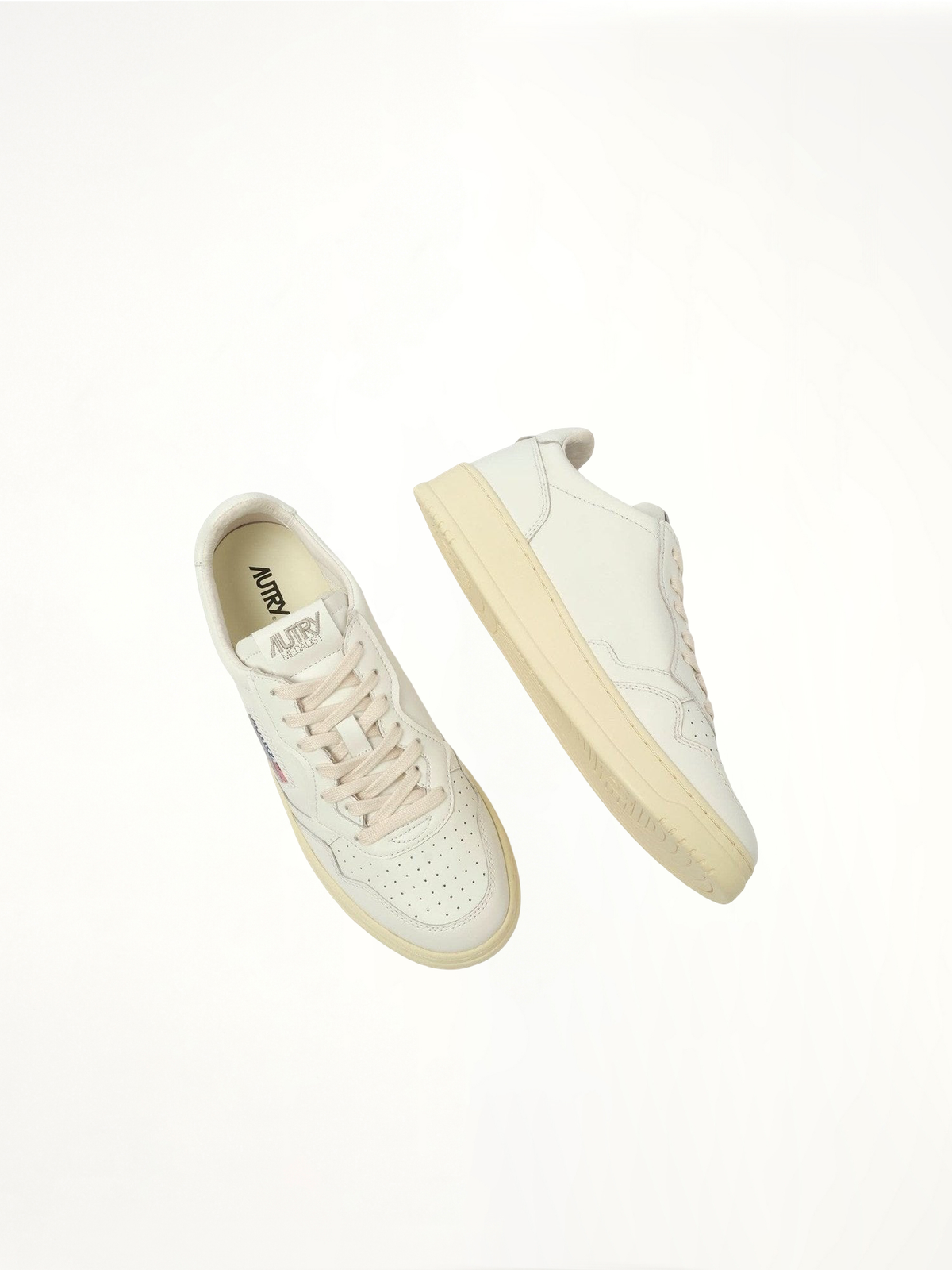 Medalist Low Sneakers in White/White Top View | AUTRY