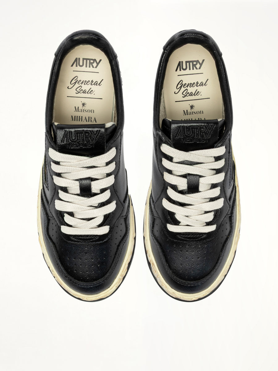 MMY Super Vintage Low Sneaker in Black | AUTRY