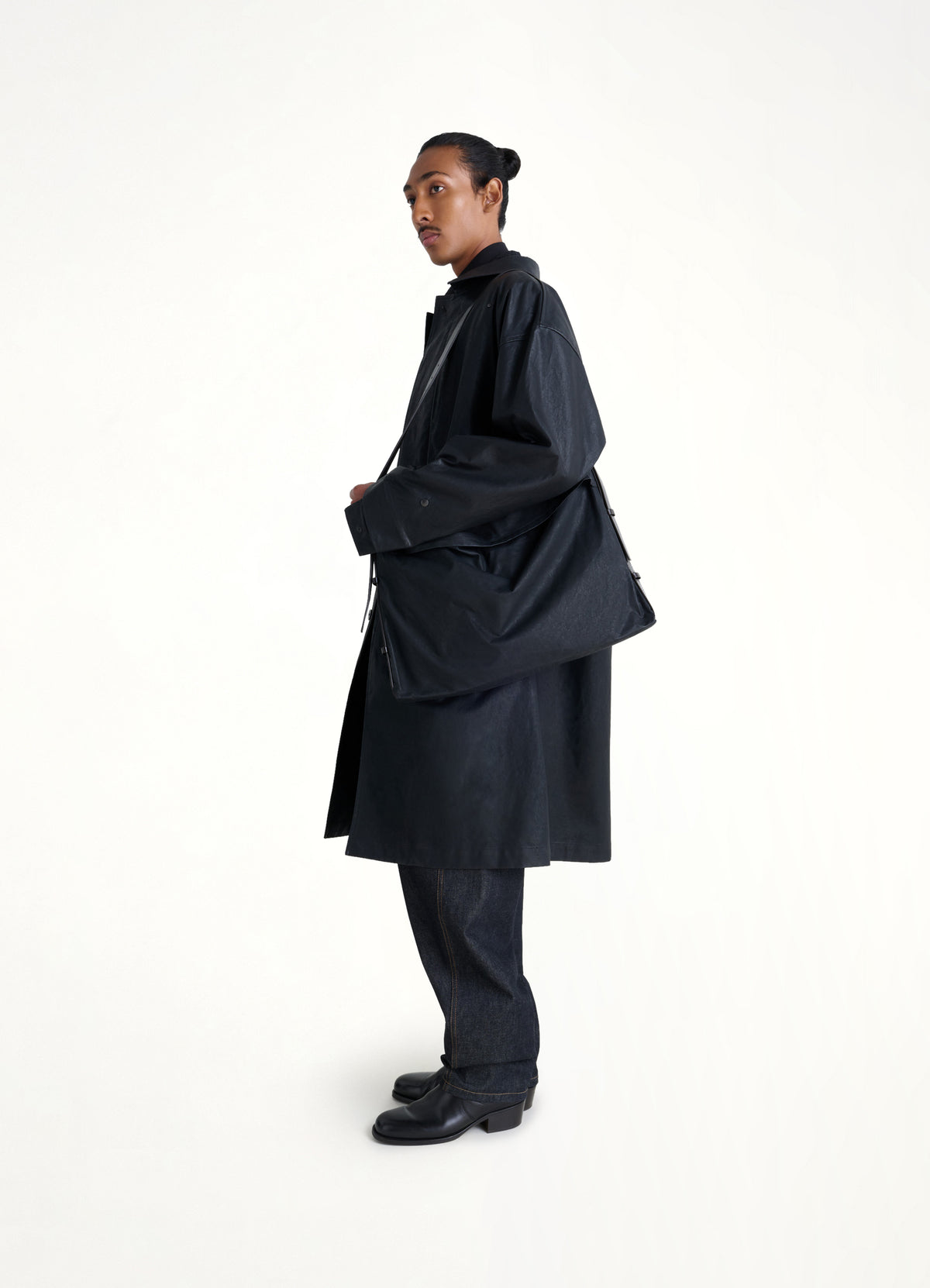 Trench Pocket Medium Bag in Onyx