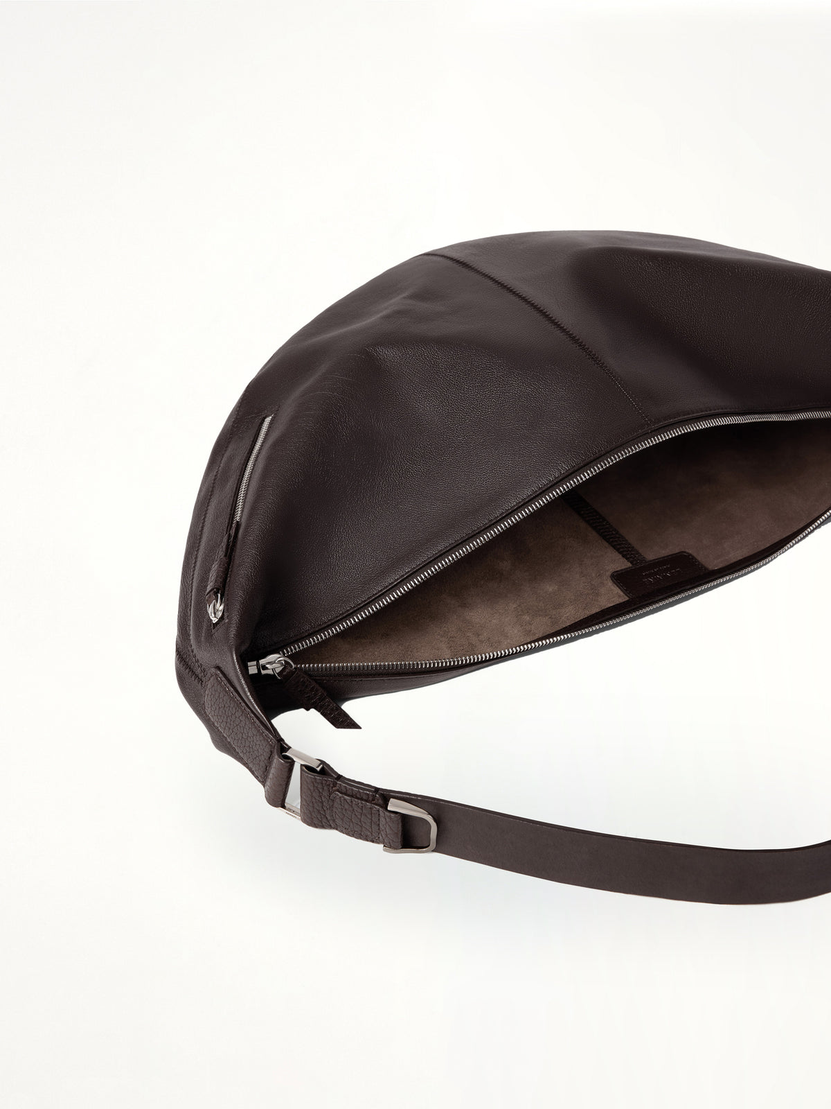 Quiver Clip Grained Leather Bag in Dark Chocolate