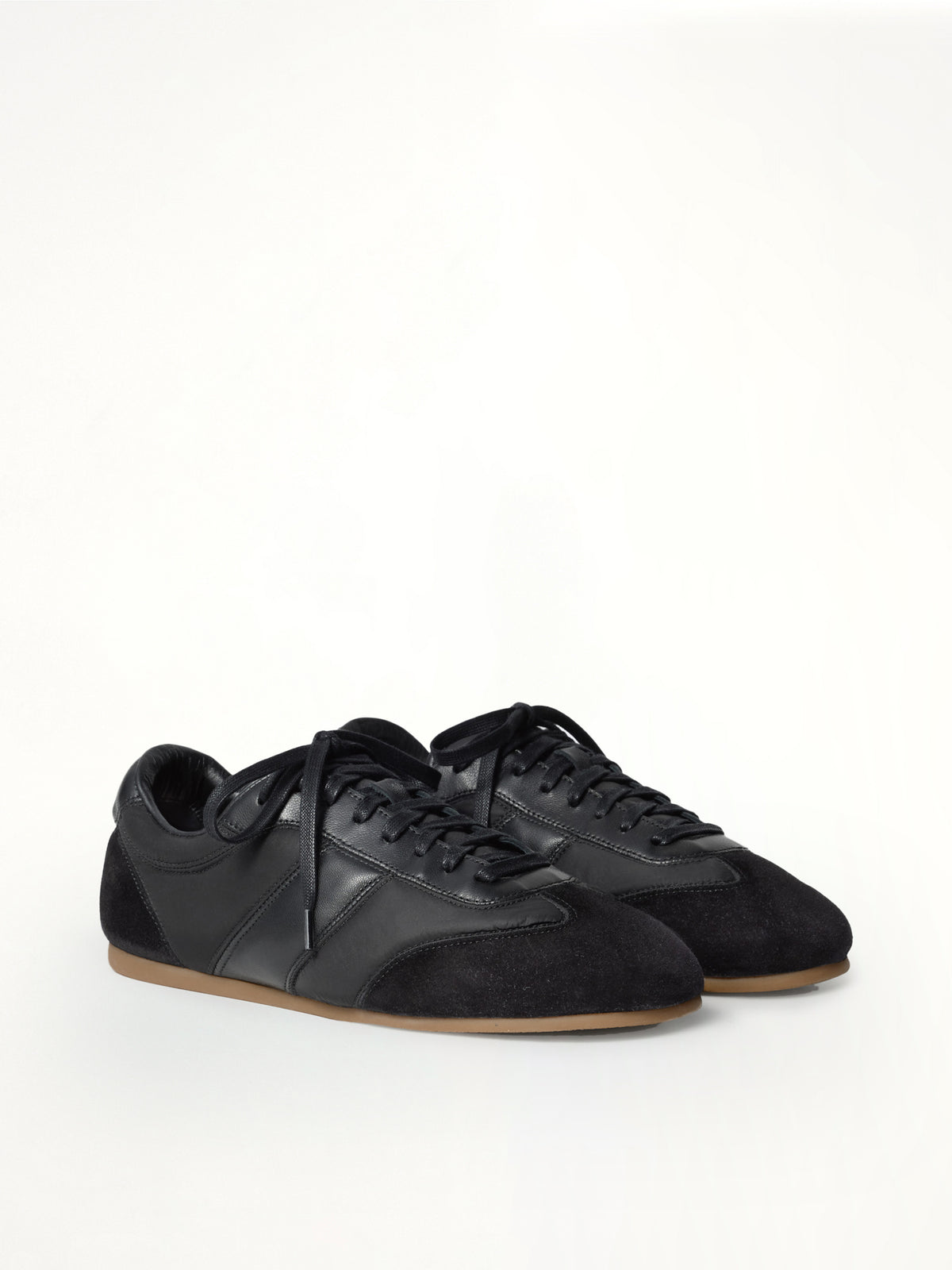 Soft Runner in Black