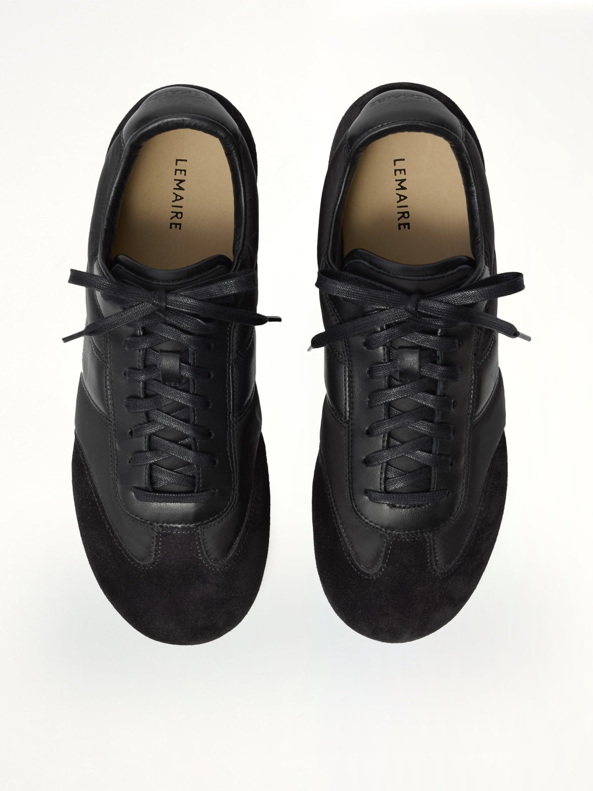 Soft Runner in Black