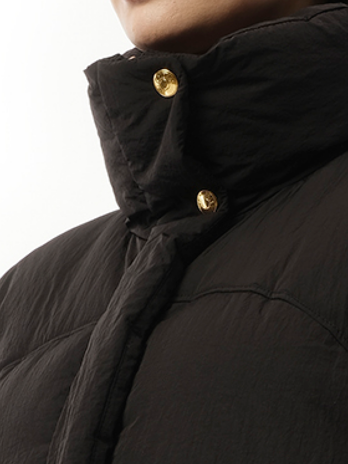 La Doudoune Courte Caraco in Black