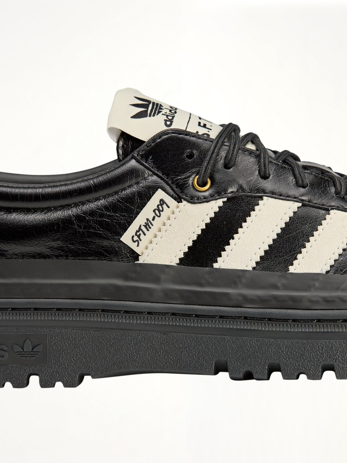 Adidas x SFTM Samba LX Freizeit in Core Black
