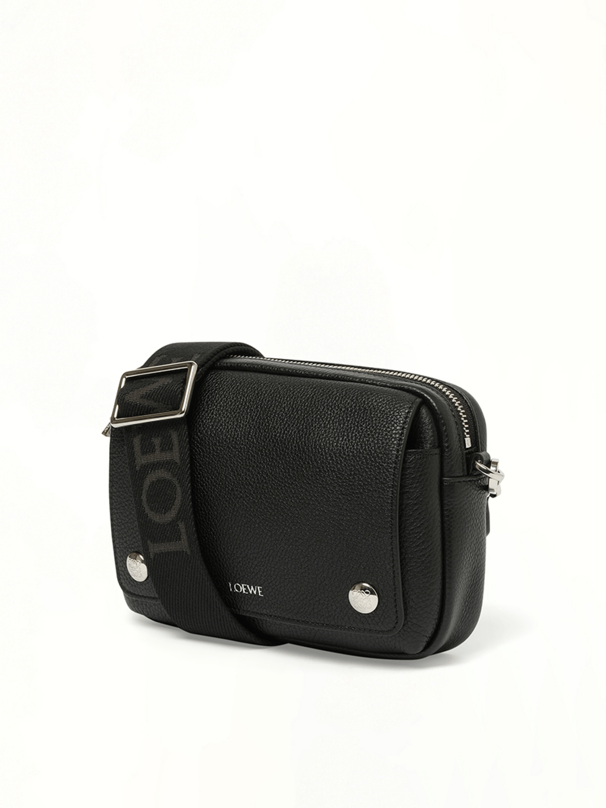 Calfskin Pebble Messenger Small in Black