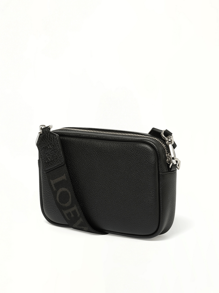 Calfskin Pebble Messenger Small in Black