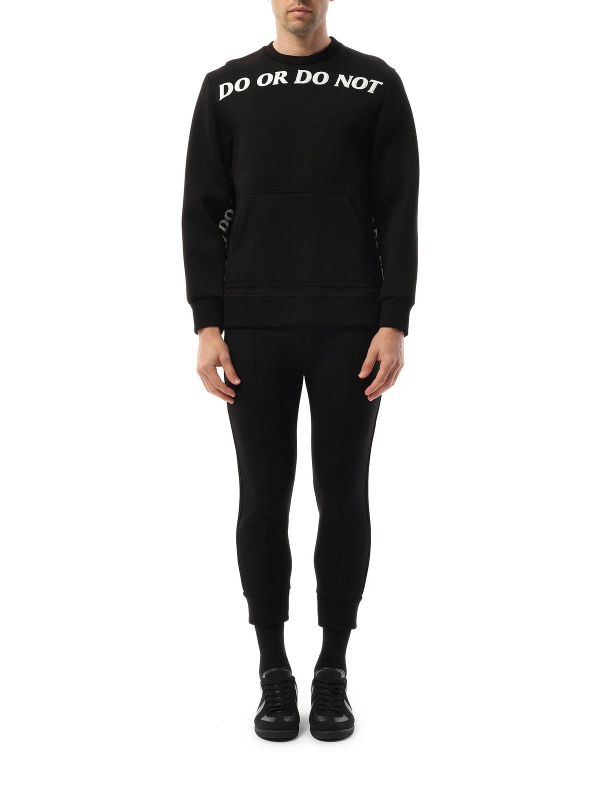 Sweatshirt in Black/White
