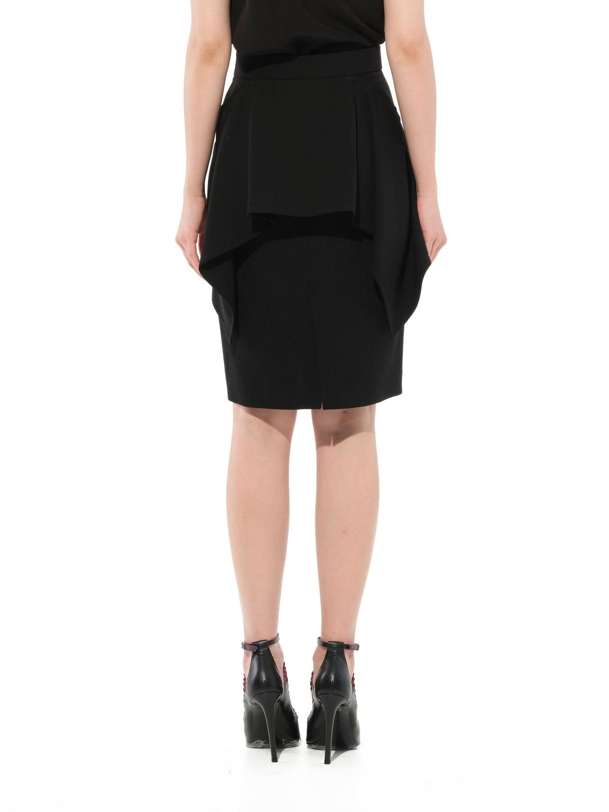 Podium Skirt in Black