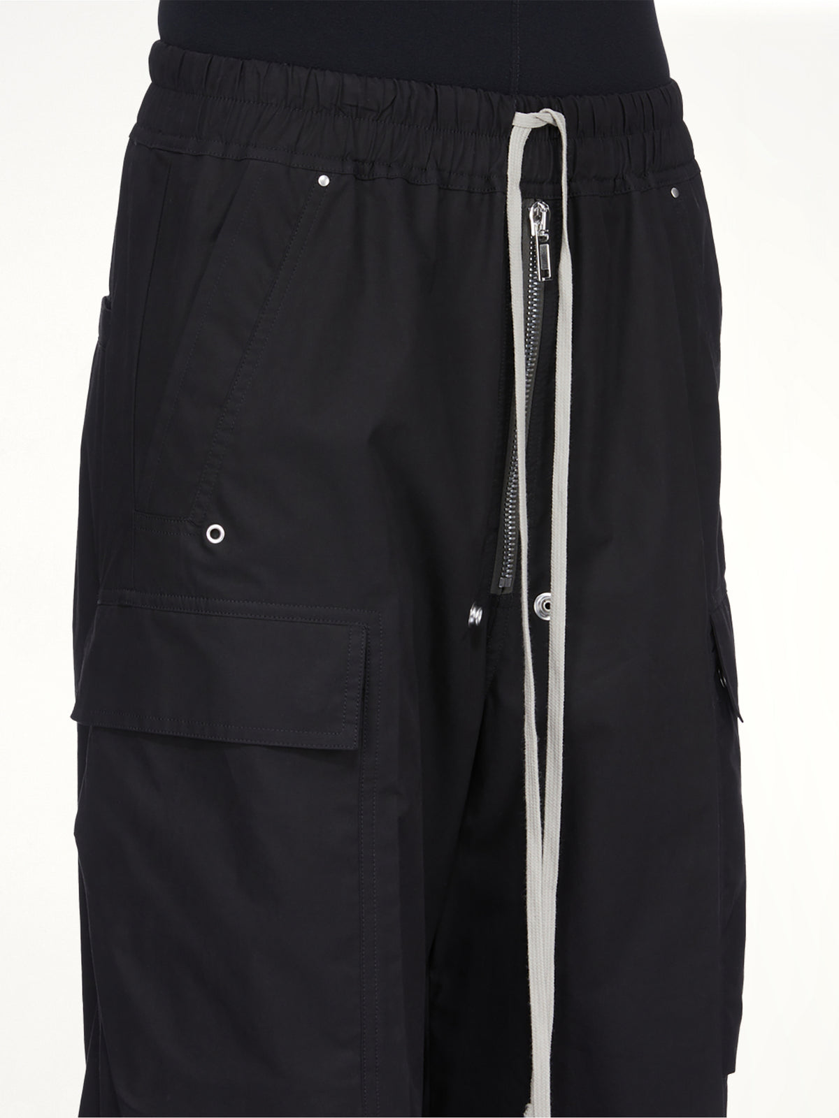 Cargobelas in Black