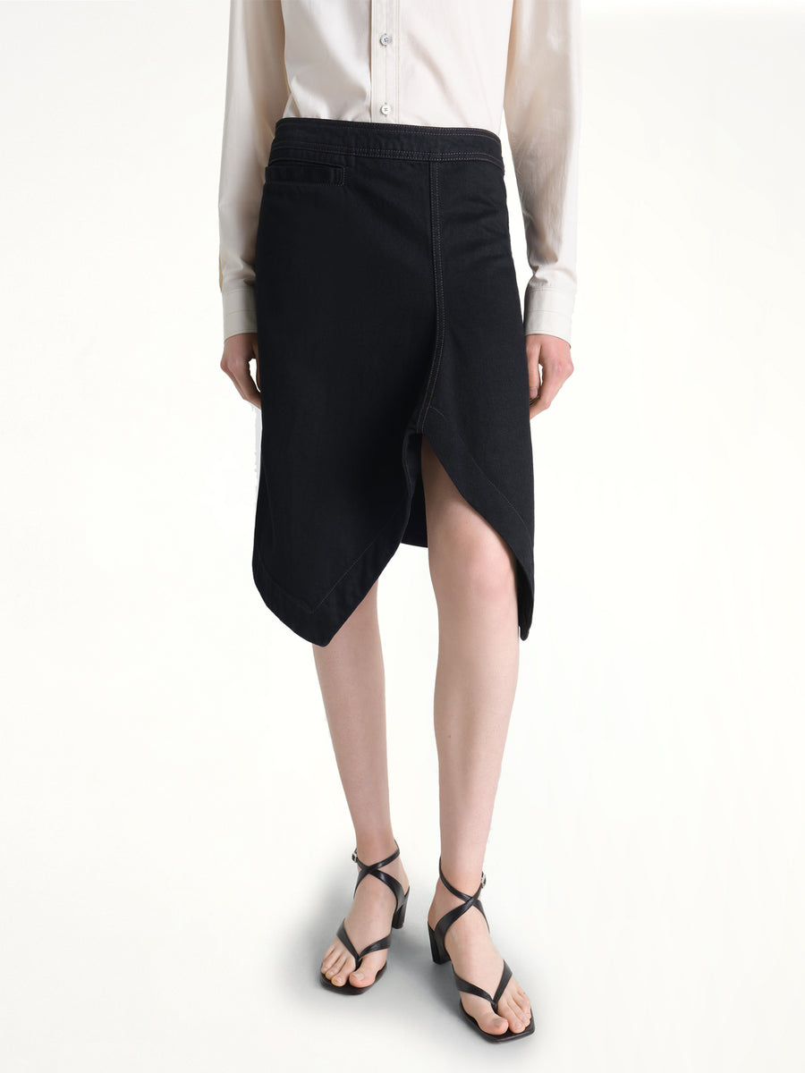 Asymmetric Short Skirt in Black