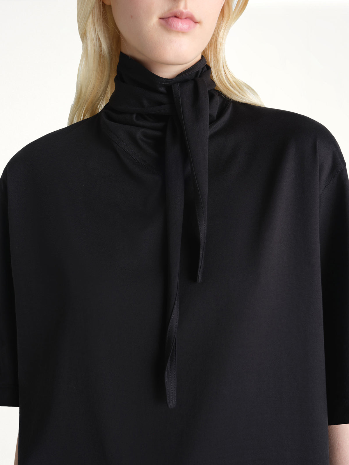T-Shirt With Foulard in Black
