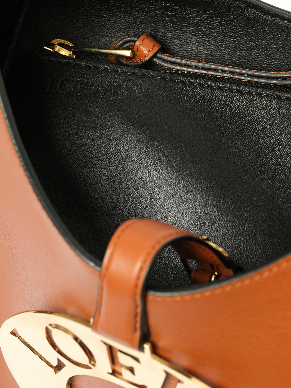 Joyce Bag M in Tan