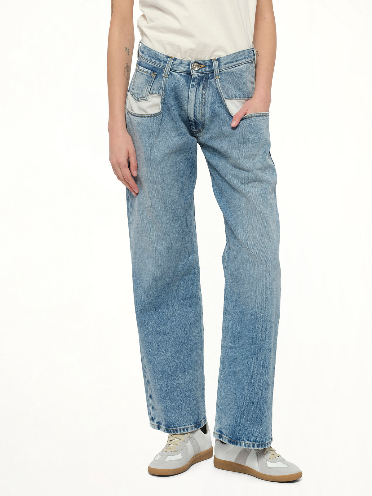 Straight Jeans with Contrasted Pockets