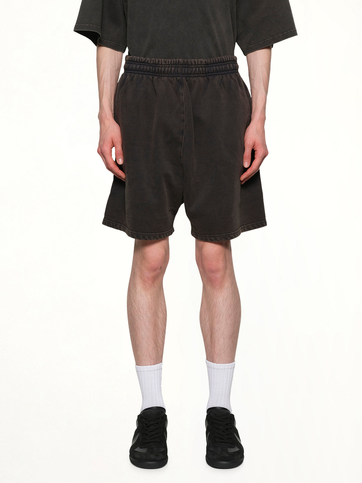 Standard Sweatshorts in Washed Black