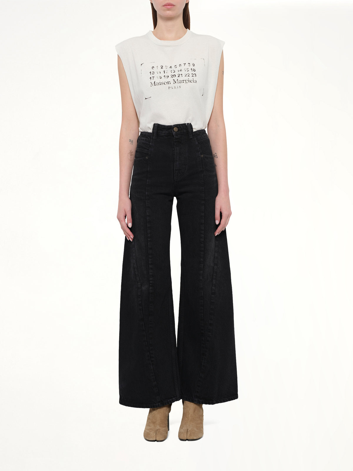 Cut Out Waistband Relaxed Fit Denim Jeans in Washed Black