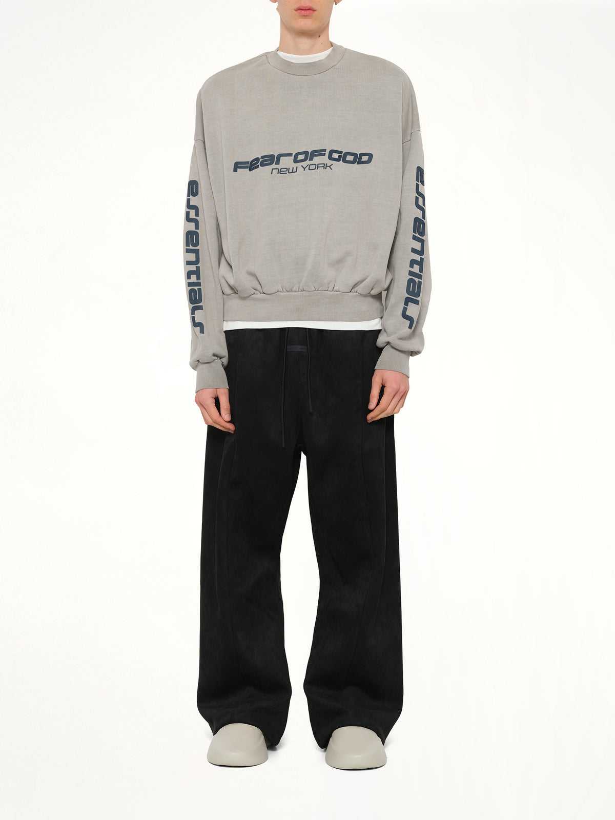 Cropped Relaxed Sweatshirt in Smoke Grey