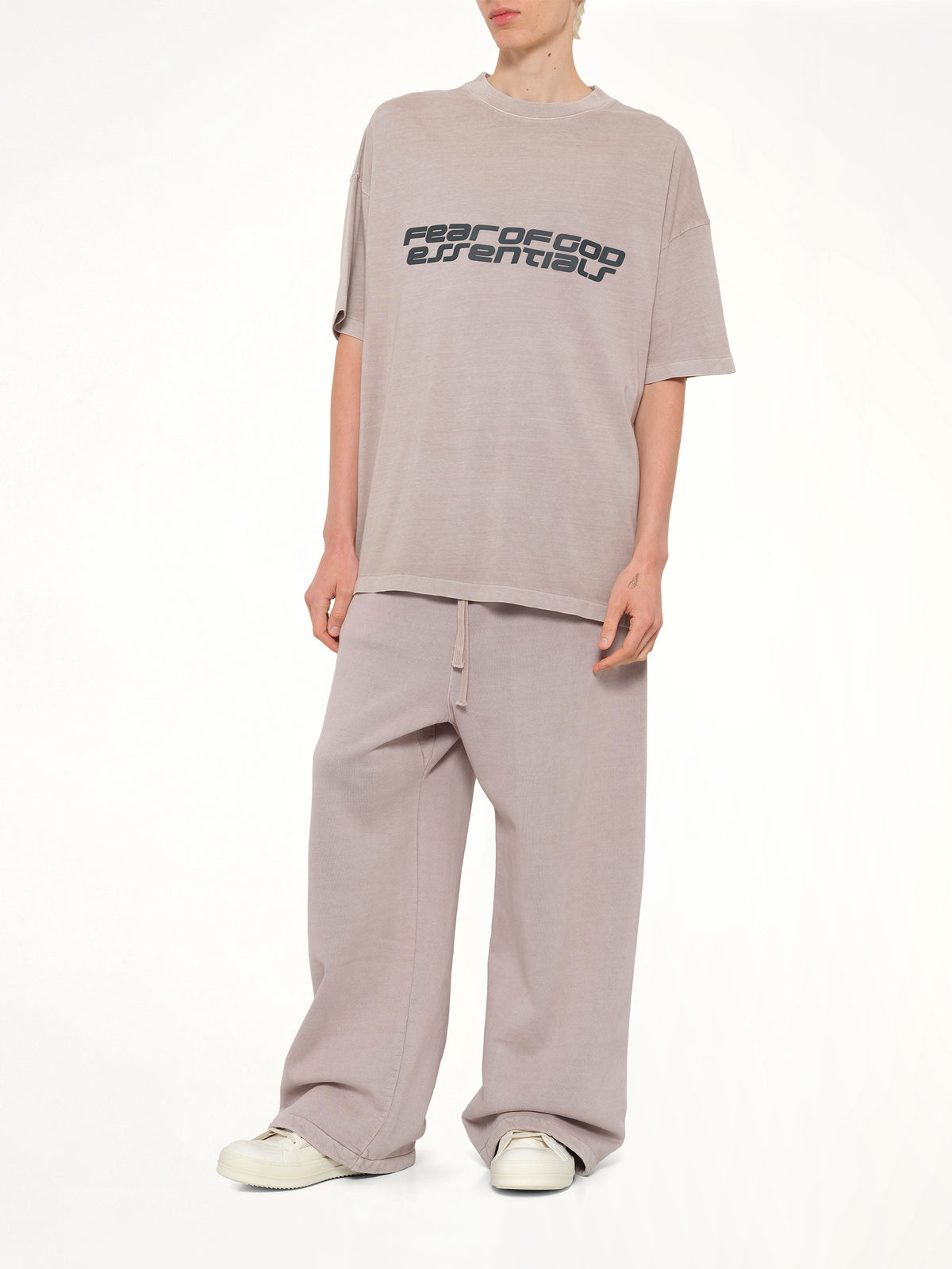 "26" T-Shirt in Smoke Grey