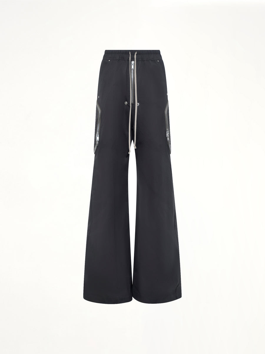 Heizer Belas in Black