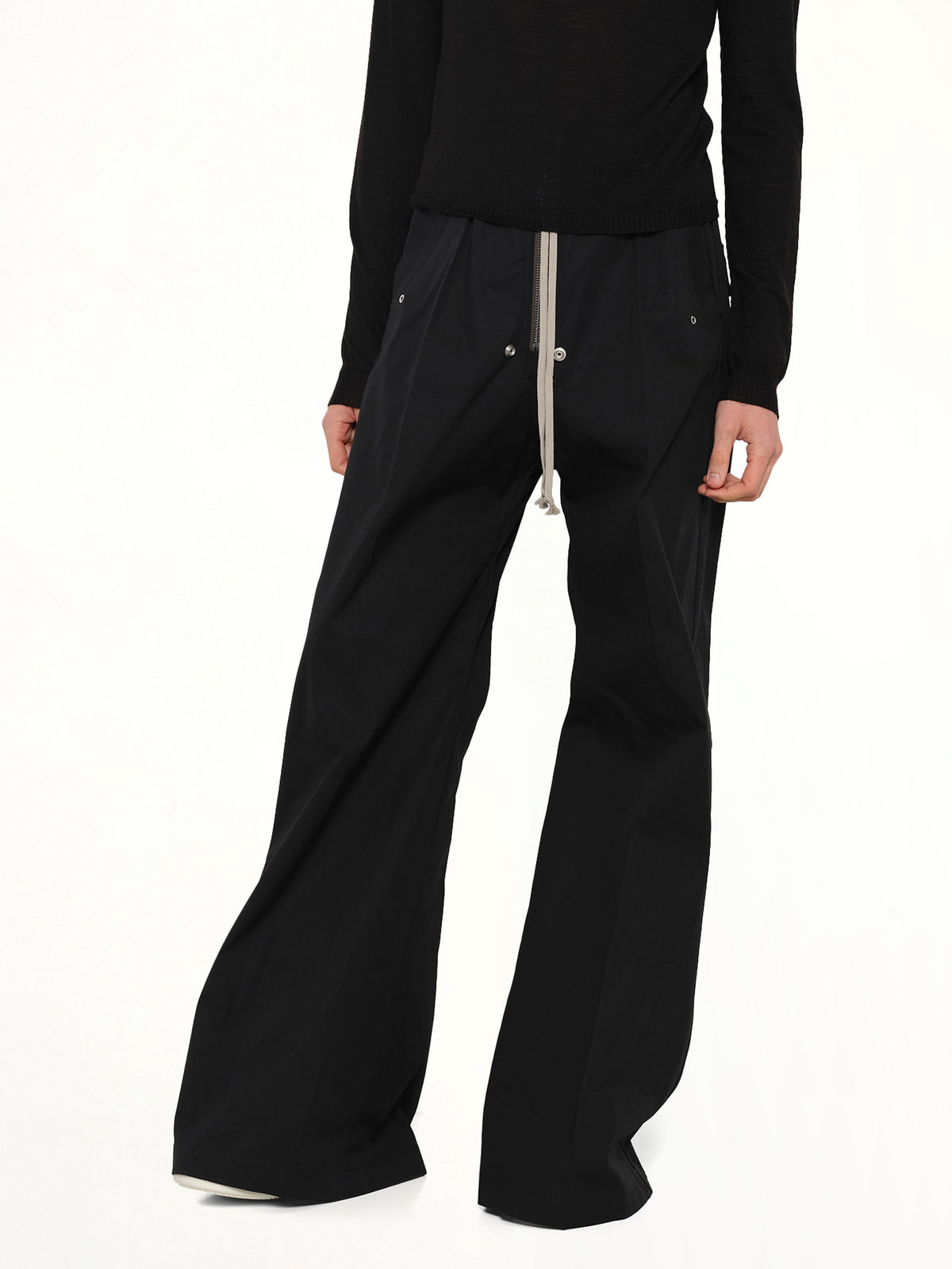 Wide Bela in Black
