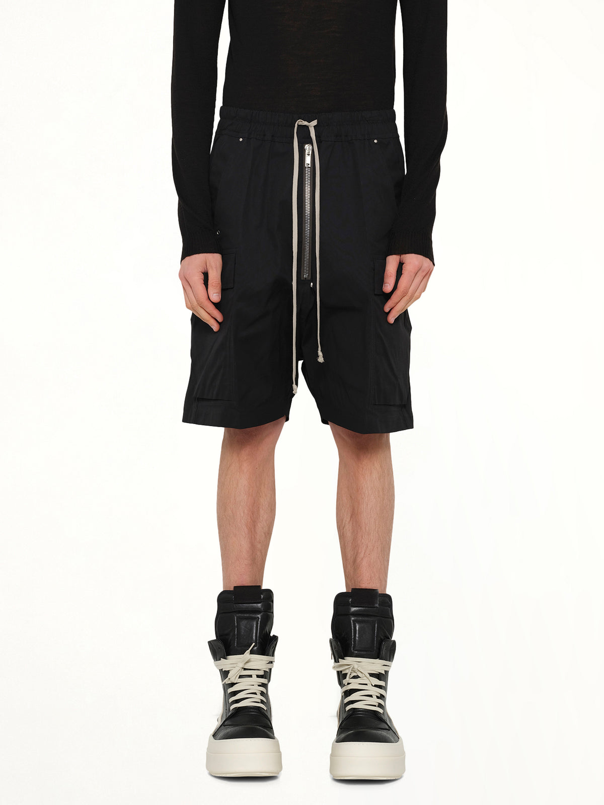 Cargobela Shorts in Black