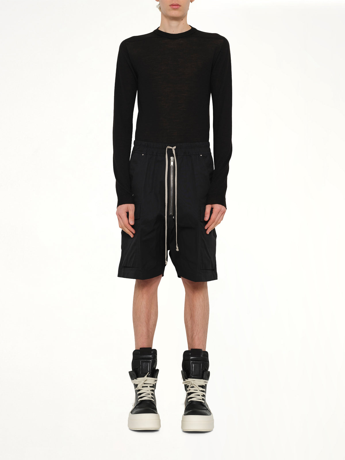 Twill Woven Cargobela Shorts in Black