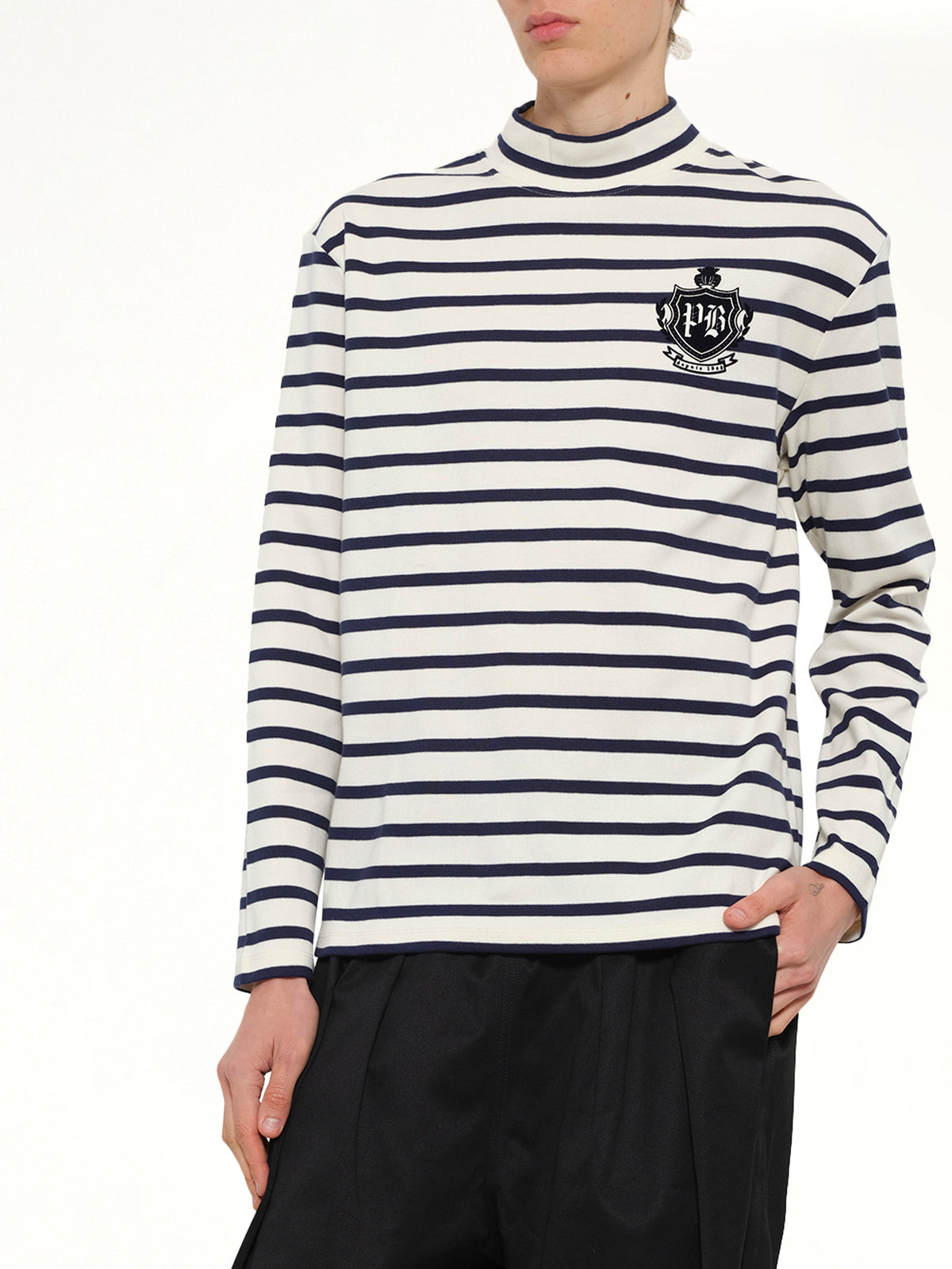 Emblem Flock Highneck LS T-Shirt in Beige/Blue