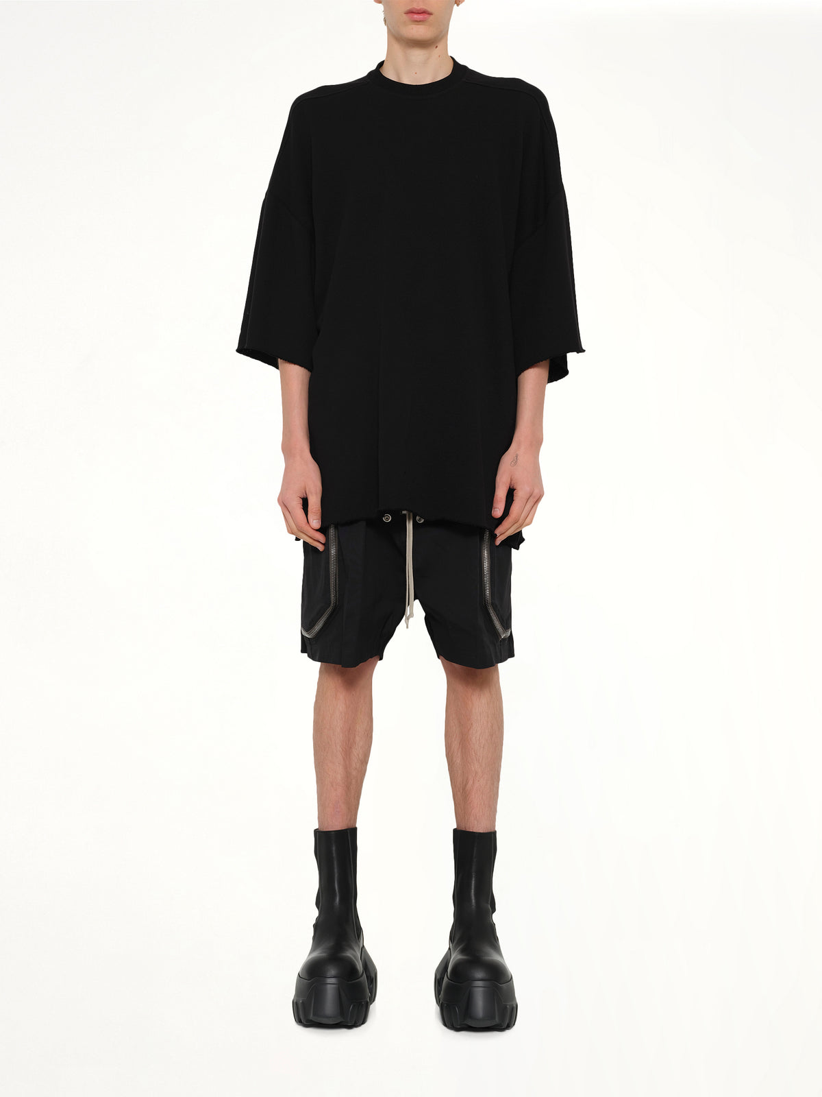 Light Tommy T-Shirt in Black
