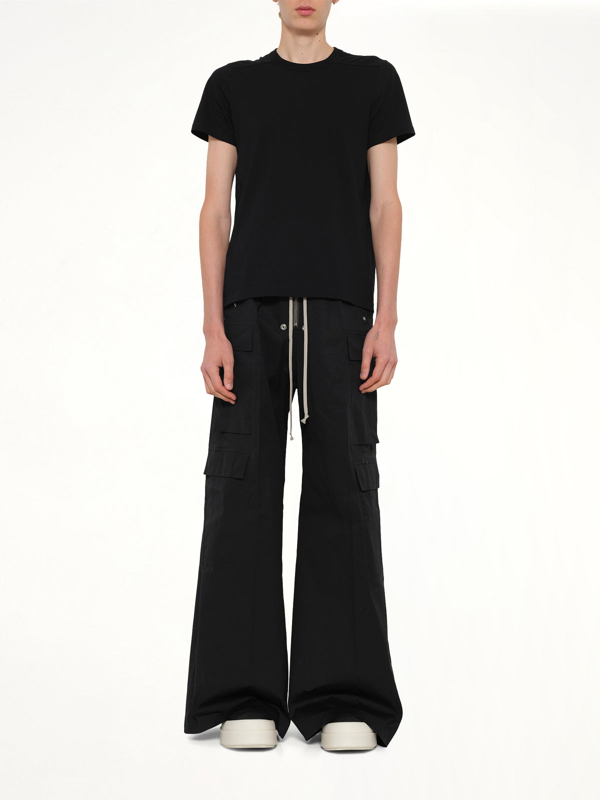Short Level T in Black