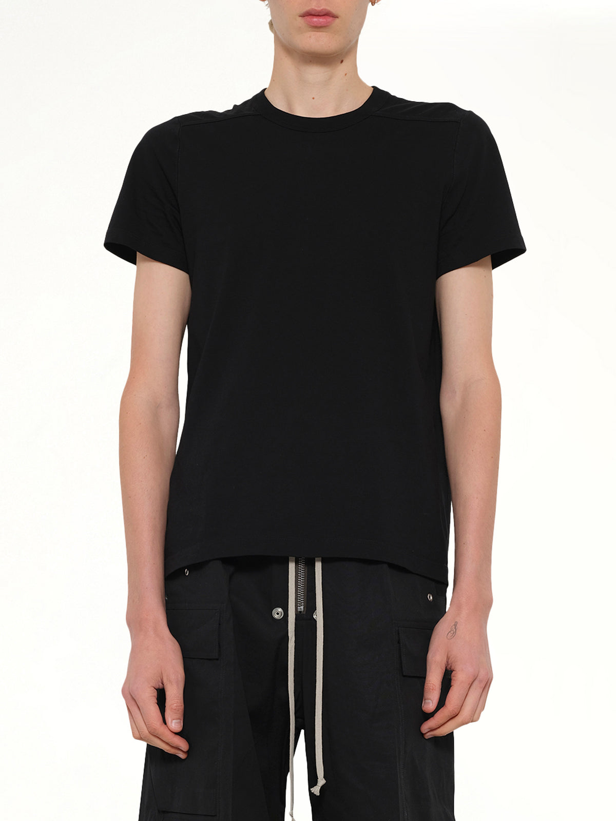 Short Level T in Black