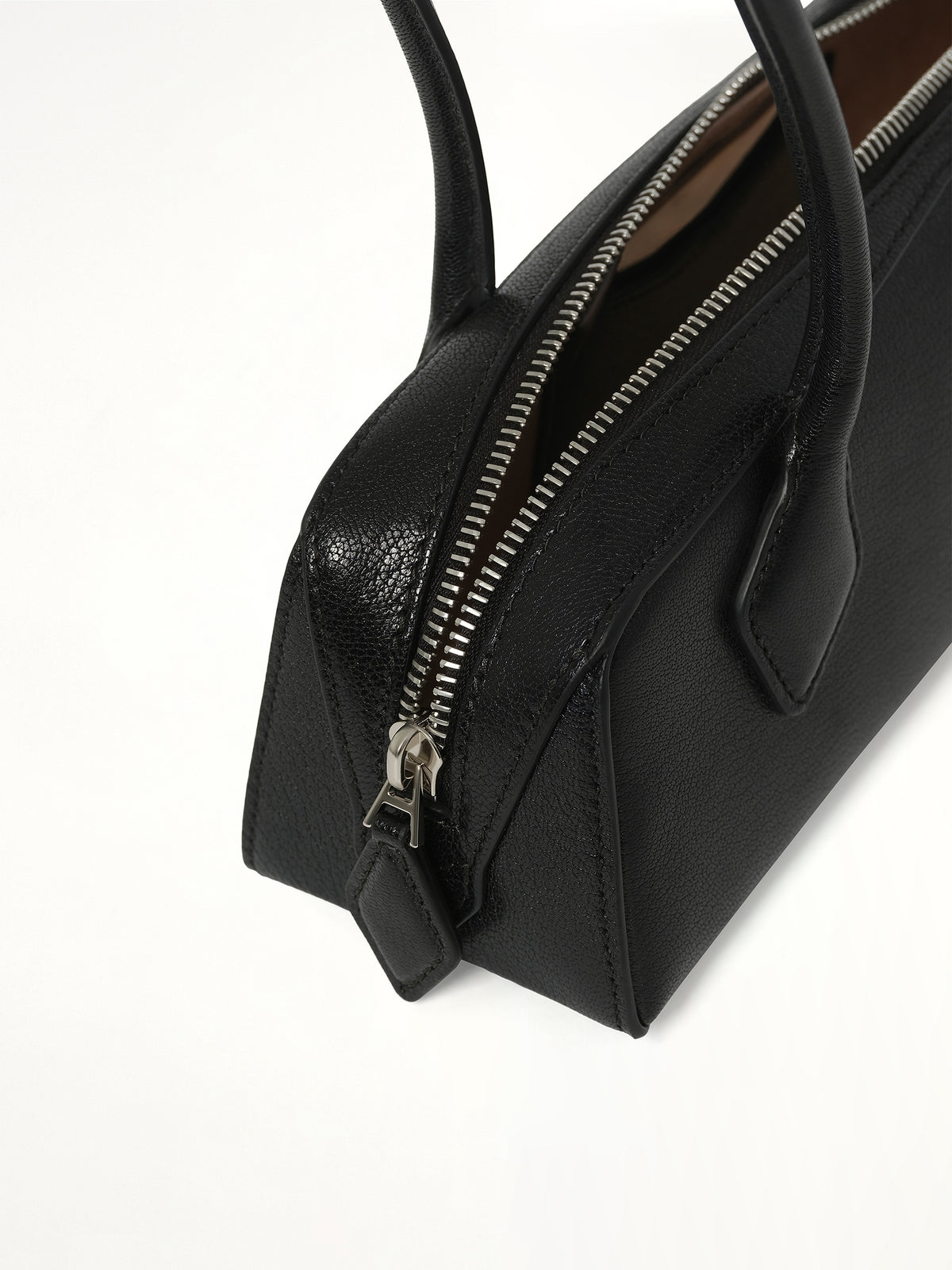 Le Teckel Small Goatskin Bag in Black