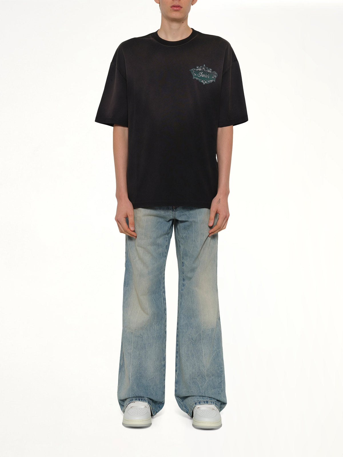 Chateau Crest Oversized T-Shirt in Black