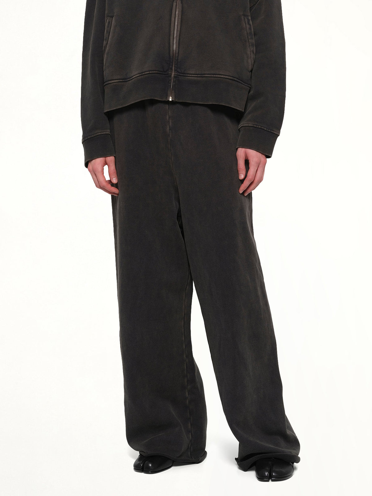 Full Sweatpant in Washed Black