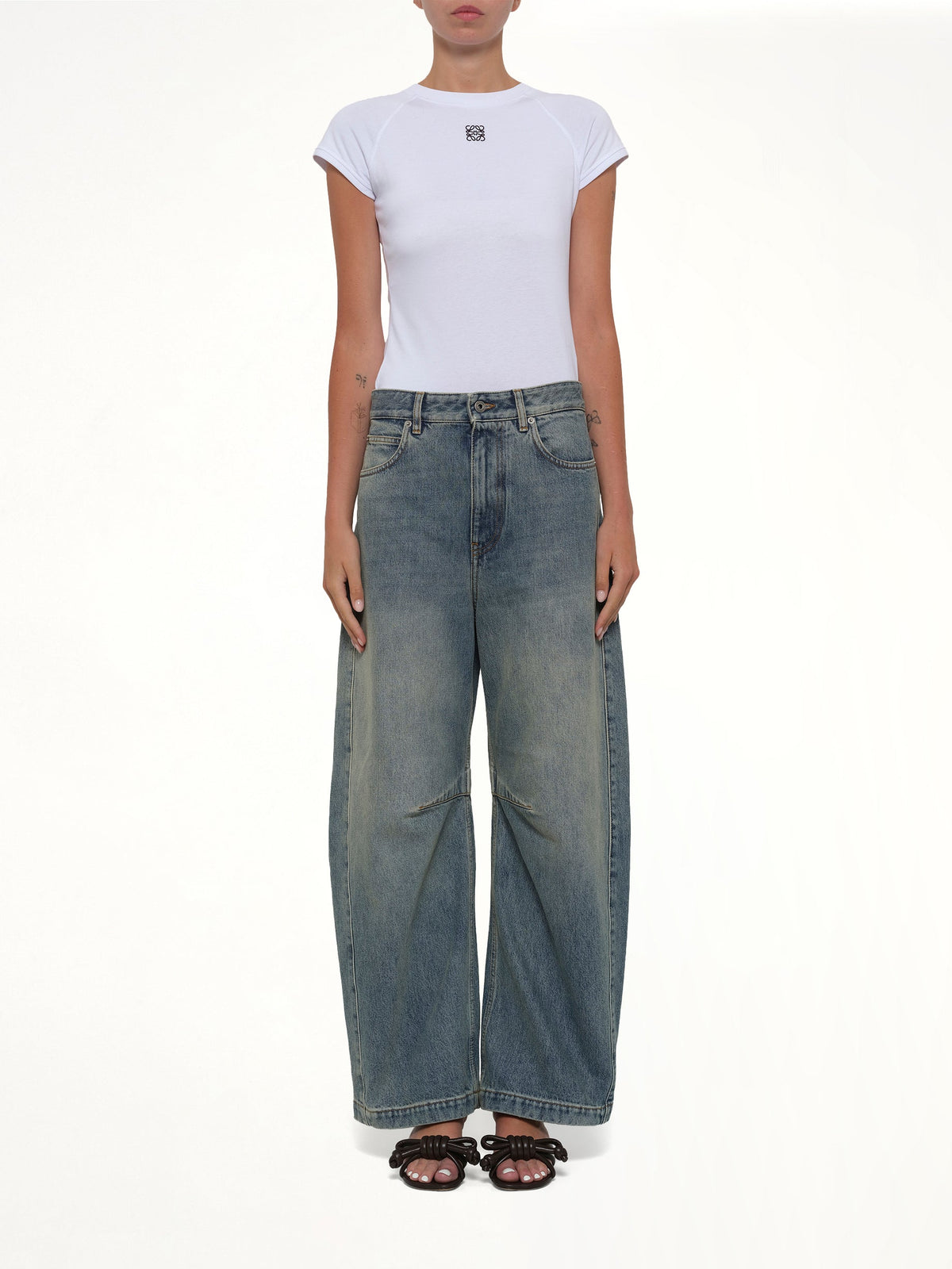 Barrel Jeans in Washed Denim